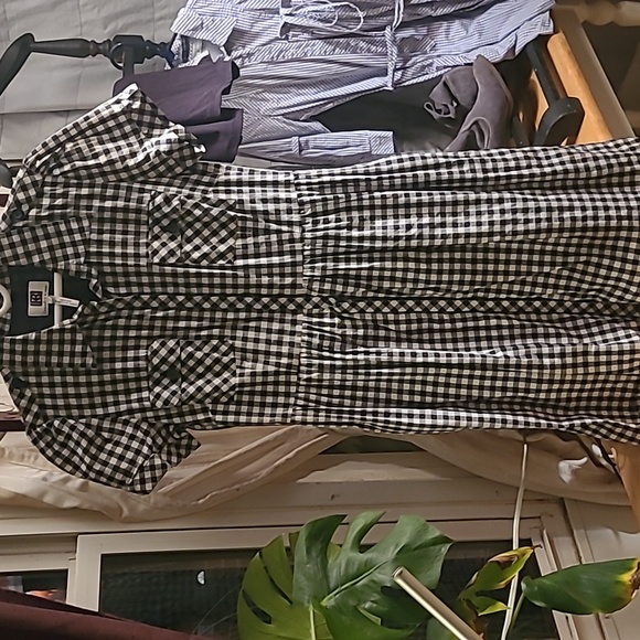 Dress - Picture 3 of 3